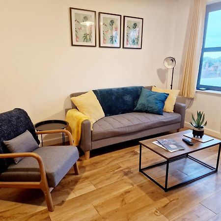 Vibrant Cosy 2 Bedroom Apartment 考文垂 外观 照片