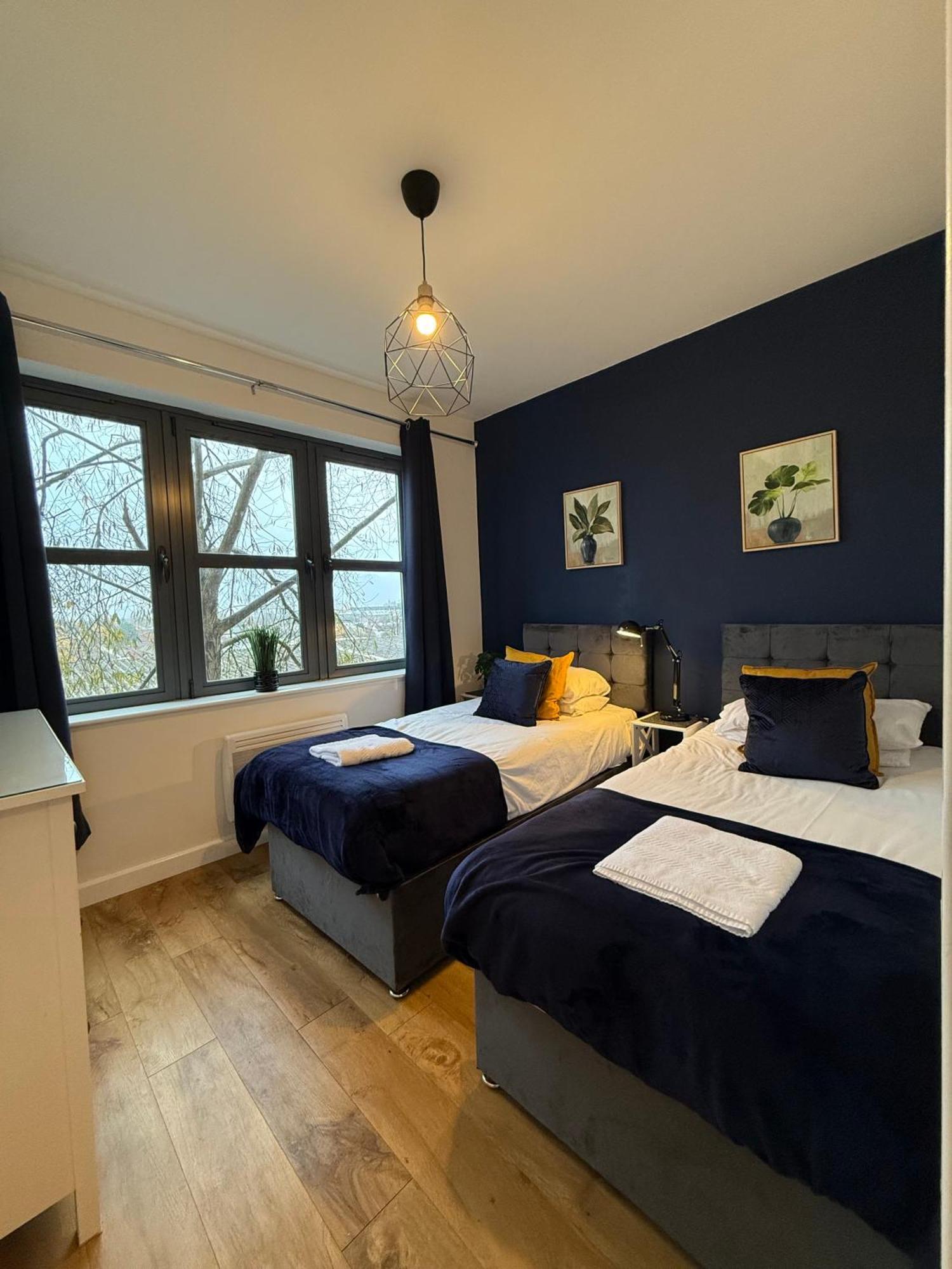 Vibrant Cosy 2 Bedroom Apartment 考文垂 外观 照片